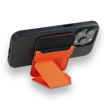 decoded-silicone-magsafe-card-stand-sleeve-apricot-crush