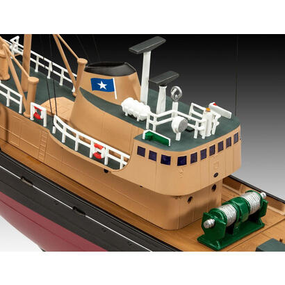 revell-north-sea-trawler