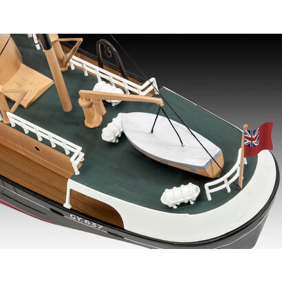 revell-north-sea-trawler