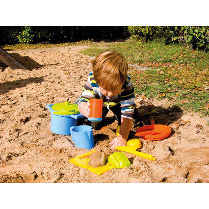 lena-happy-sand-cook