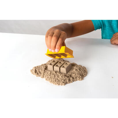 spin-master-kinetic-sand-juego-de-sitios-de-construccion-arena-de-juego-453-gramos-de-arena-6044178