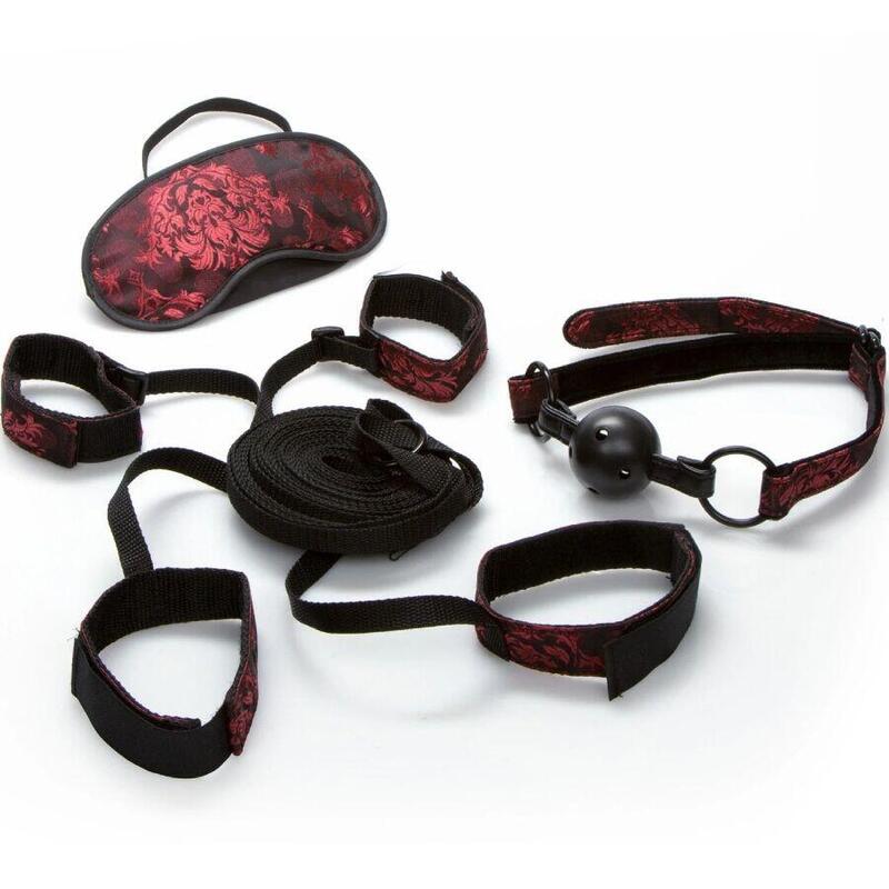 calexotics-scandal-kit-sujecion-de-cama