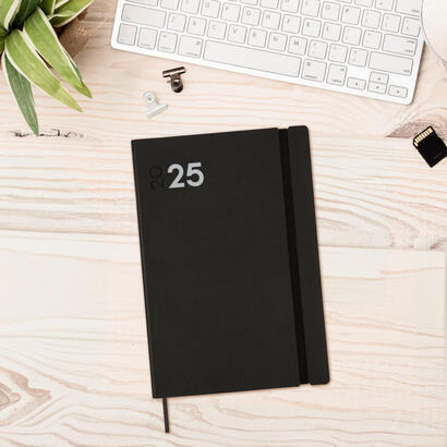 finocam-agenda-anual-dynamic-mara-y11-165x240mm-svv-negro-2025