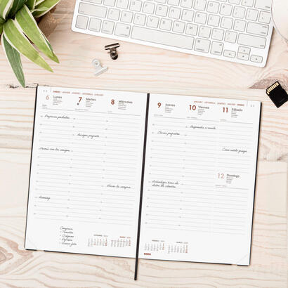 finocam-agenda-anual-dynamic-mara-y11-165x240mm-svv-negro-2025