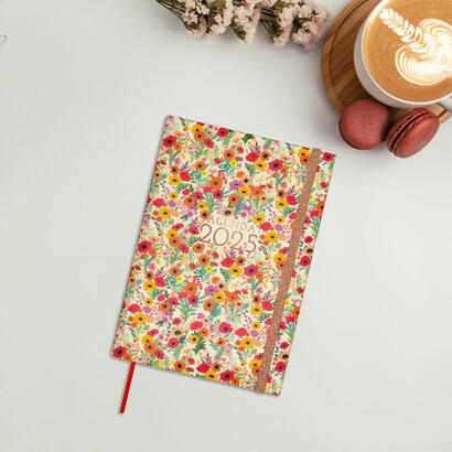 finocam-agenda-anual-dynamic-berlin-y10-140x204mm-svv-spring-2025