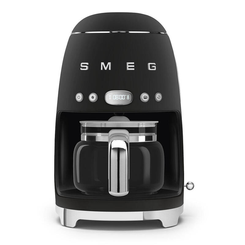 cafetera-de-goteo-smeg-estilo-anos-50-negra-mate-dcf02blmeu cafetera-de-goteo-smeg-estilo-anos-50-negra-mate-dcf02blmeu