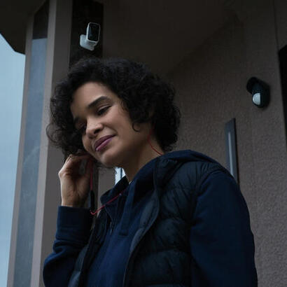 yale-outdoor-motion-sensor-sensor-de-infrarrojos-inalambrico-pared-negro