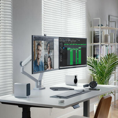 alogic-clarity-max-touch-32-uhd-4k-monitor-with-65w-8mp-webcam