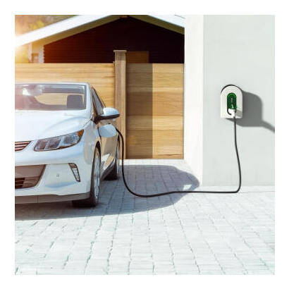 schneider-electric-evh5a22n2s-estacion-de-carga-para-vehiculo-electrico-verde-blanco-pared-1