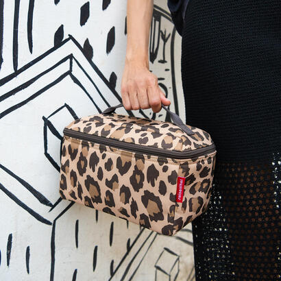 reisenthel-beautycase-leo-macchiato