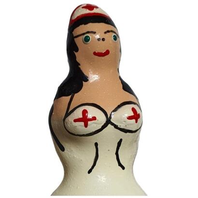 condomerie-preservativo-decorativo-pintado-a-mano-enfermera-negra