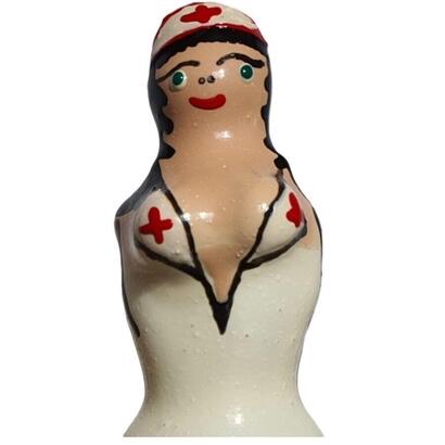 condomerie-preservativo-decorativo-pintado-a-mano-enfermera-rubia