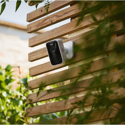 camara-yale-sv-oc-1a-w-de-vigilancia-cubo-camara-de-seguridad-ip-interior-y-exterior-1080-x-1920-pixeles-pared