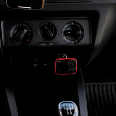 savio-transmitter-tr-10-with-bluetooth-car-charger-2-a