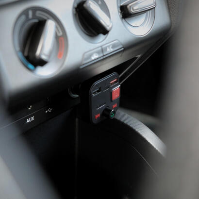 transmisor-fm-savio-bluetooth-53-cargador-qc-30-pantalla-led-bass-boost-tr-15-negro
