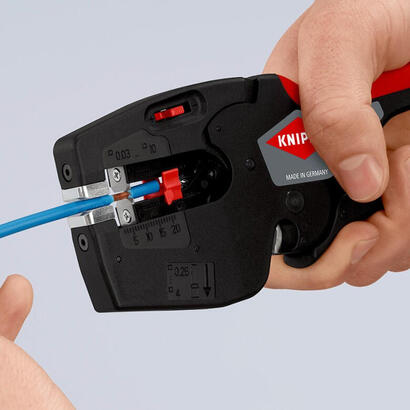 knipex-nexstrip-multiherramienta-de-electricista-alicate-pelacables-negrorojo-12-72-190-sb