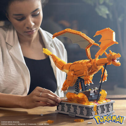 figura-mattel-mega-construx-motion-pokemon-motion-charizard-1664-pcs