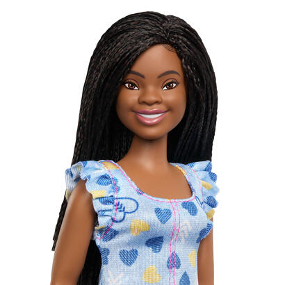 muneca-mattel-barbie-fashionistas-con-sindrome-de-down-con-vestido-de-corazon