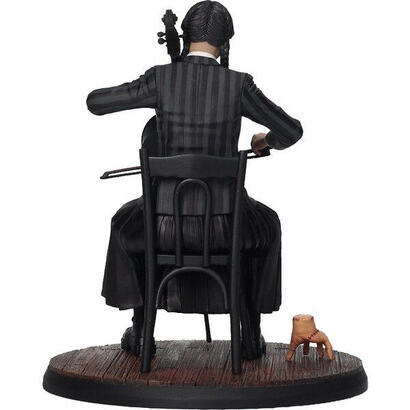 figura-wednesday-violonchelo-20-cm-wednesday