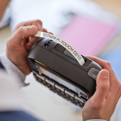 brother-pt-d210vp-impresora-de-etiquetas-transferencia-termica-180-x-180-dpi-20-mms-qwerty