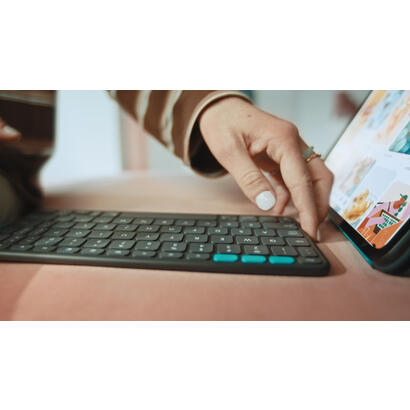 teclado-espanol-logitech-flip-folio-qwerty-bluetooth-grafito