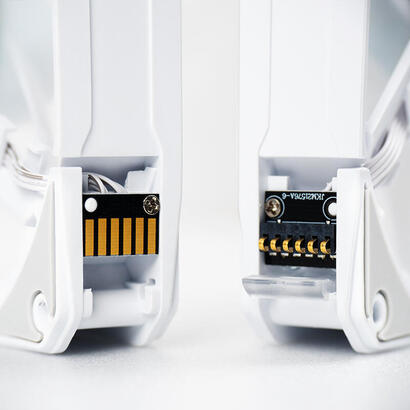 chieftec-iceberg-240-rgb-w-blanco-clc-240-rgb-w