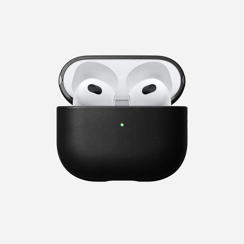 nomad-airpods-v3-case-black-leather
