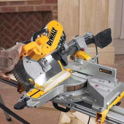 dewalt-ingleteadora-telescopica-dws780-qs-1675w-305-mm