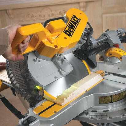 dewalt-ingleteadora-telescopica-dws780-qs-1675w-305-mm