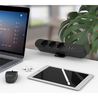 multi-desktop-power-socket-3-ways-schuko-1-x-usb-a-2-x