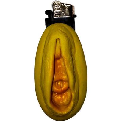 diablo-picante-mechero-vagina-dorado