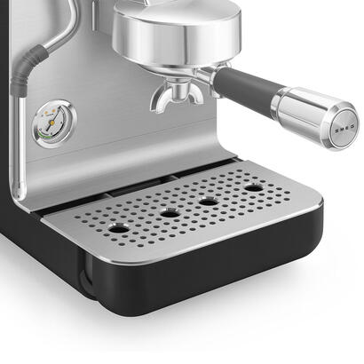 cafetera-smeg-espresso-coleccion-negra-emc02blmeu