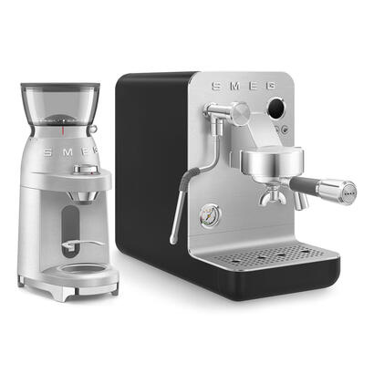cafetera-smeg-espresso-coleccion-negra-emc02blmeu