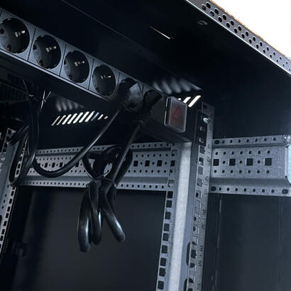 phasak-armario-rack-19-phasak-pro-22u-600x1000-montado-incluye-2-bandejas-de-19-regleta-electrica-19-juego-de-ruedas-ventilacion