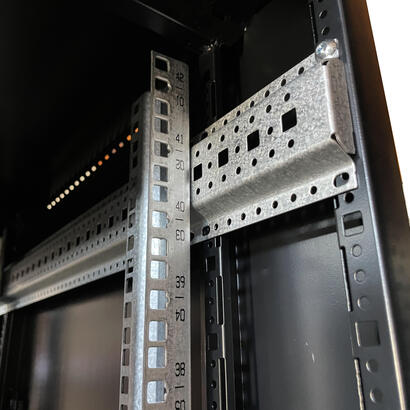 phasak-armario-rack-19-phasak-pro-22u-600x1000-montado-incluye-2-bandejas-de-19-regleta-electrica-19-juego-de-ruedas-ventilacion