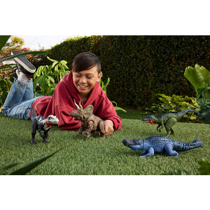 mattel-jurassic-world-gigantic-trashers-chilantaisaurus-jgb95