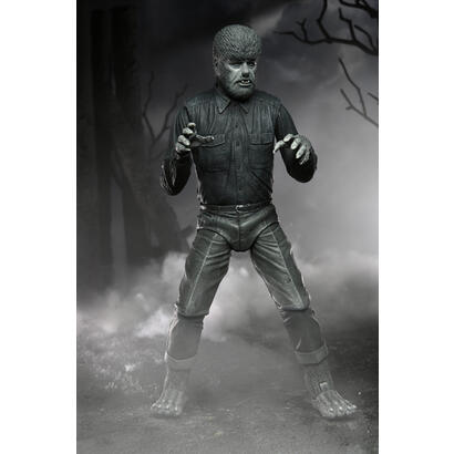 figura-neca-universal-monster-scale-action-ultimate-wolf-bw