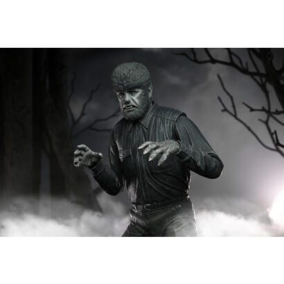 figura-neca-universal-monster-scale-action-ultimate-wolf-bw