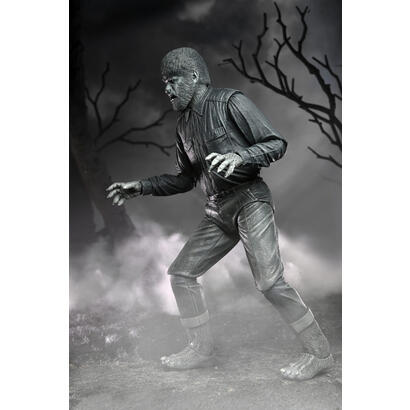 figura-neca-universal-monster-scale-action-ultimate-wolf-bw
