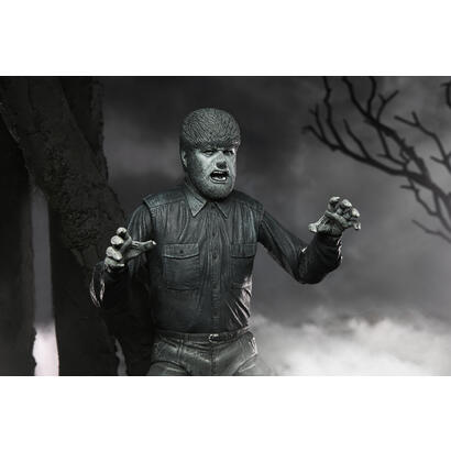figura-neca-universal-monster-scale-action-ultimate-wolf-bw