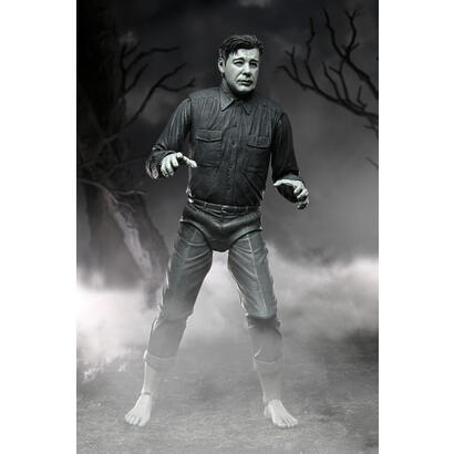 figura-neca-universal-monster-scale-action-ultimate-wolf-bw