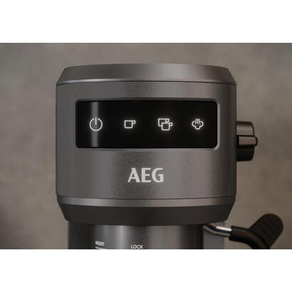 ekspres-przelewowy-ec6-1-6bst-aeg