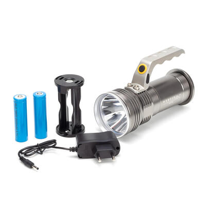 linterna-led-recargable-de-mano-de-aluminio-montis-mt154-gris-mano
