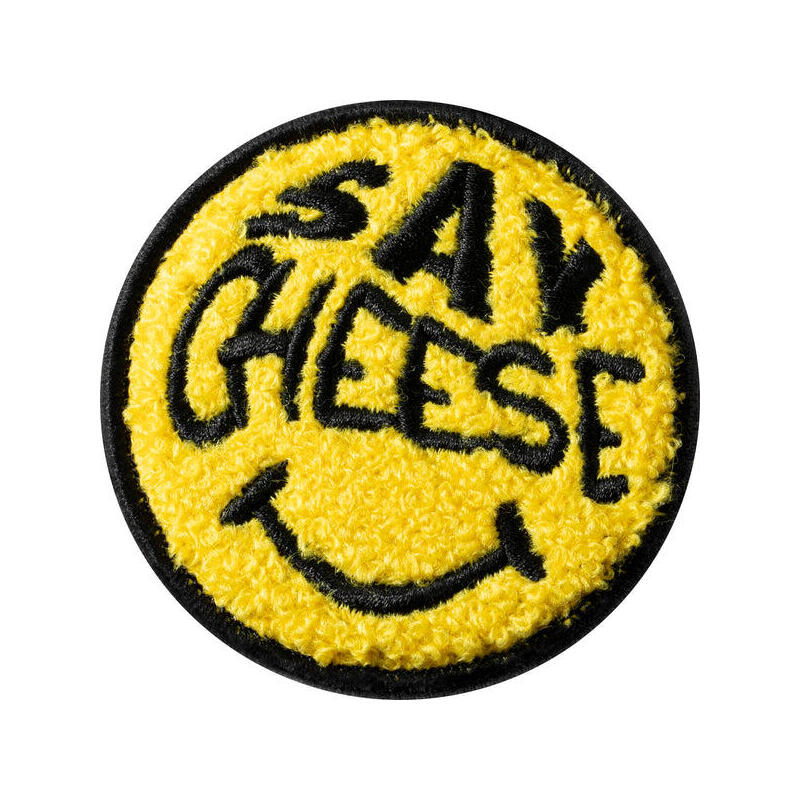 laut-magmoji-badge-say-cheese-badge-comp-with-magsafe