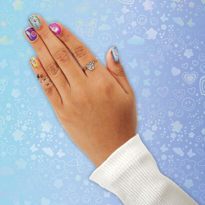 manualidades-con-unas-de-aluminio-spin-master-cool-maker-go-glam-6071780