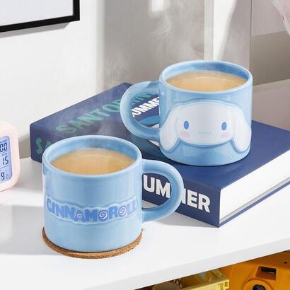 taza-en-relieve-paladone-hello-kitty-canela