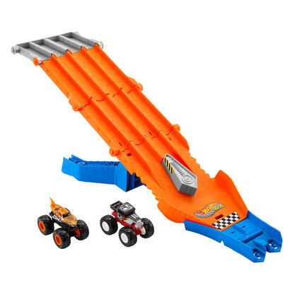 tor-samochodowy-monster-truck-wyscig-z-demolka