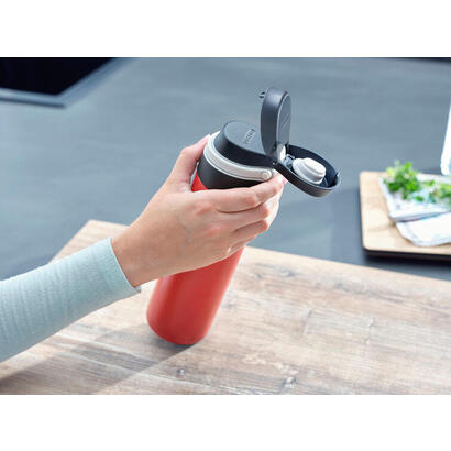 leifheit-03273-taza-de-viaje-600-ml-negro-rojo-acero-inoxidable