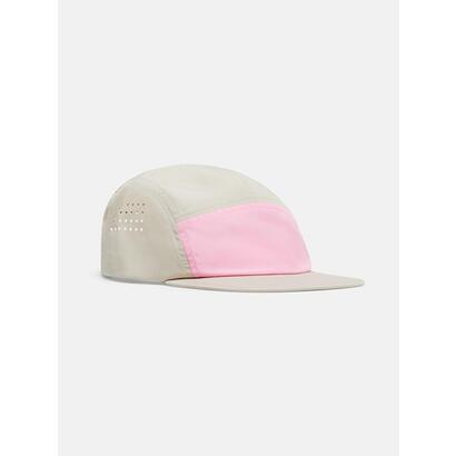 gorra-beige-ligera-de-peak-performance