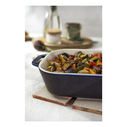 staub-plato-rectangular-ceramica-azul-oscuro-34x24x76